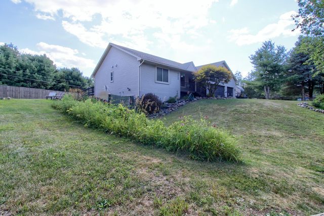 4952 Elmers Turn, Hamburg Twp, MI 48169