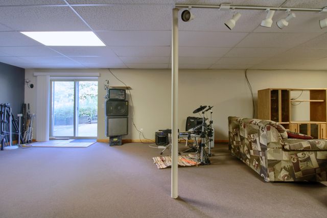 4952 Elmers Turn, Hamburg Twp, MI 48169