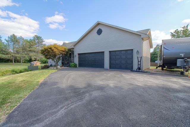 4952 Elmers Turn, Hamburg Twp, MI 48169