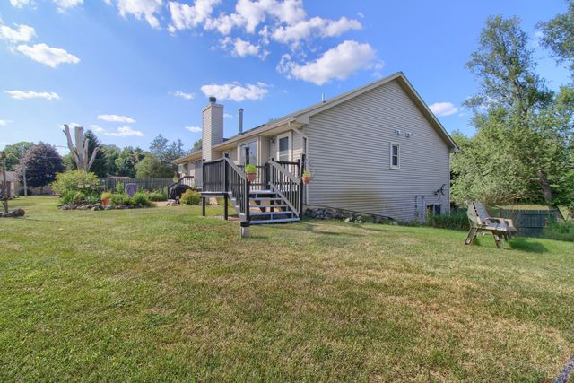 4952 Elmers Turn, Hamburg Twp, MI 48169