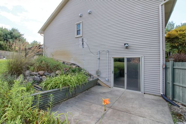 4952 Elmers Turn, Hamburg Twp, MI 48169