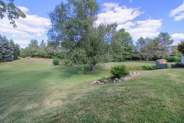 4952 Elmers Turn, Hamburg Twp, MI 48169
