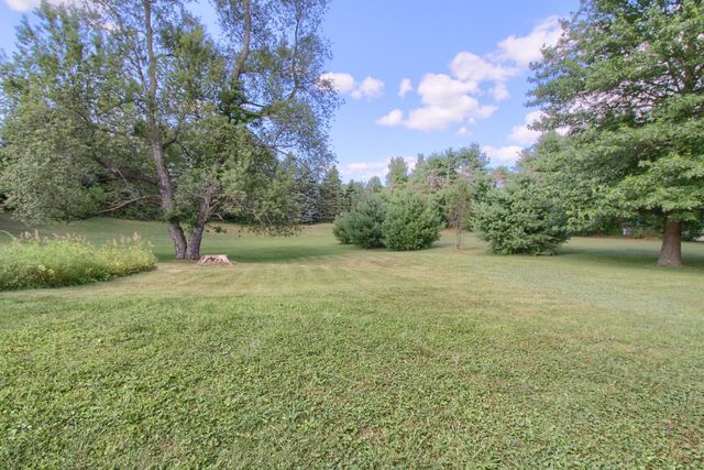 4952 Elmers Turn, Hamburg Twp, MI 48169