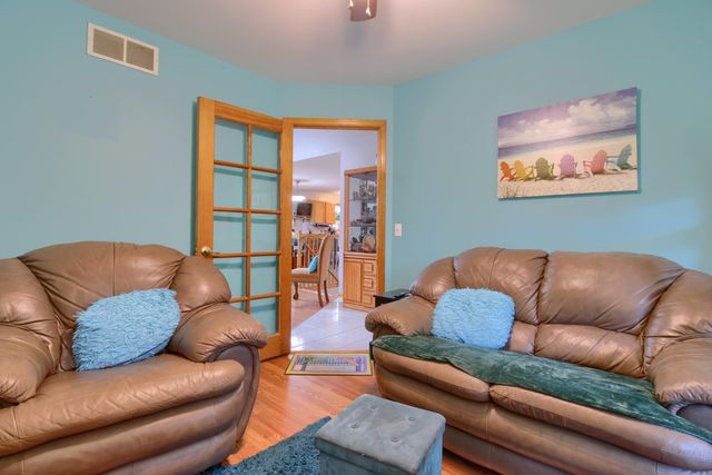 4952 Elmers Turn, Hamburg Twp, MI 48169