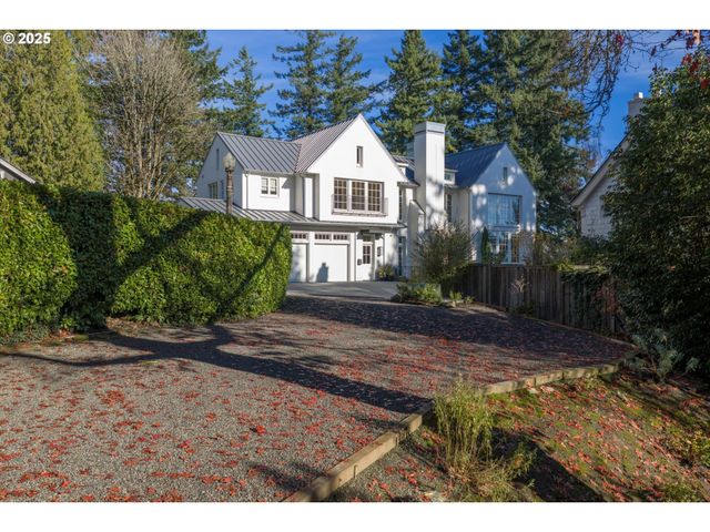 Sw HILLCREST Pl, Portland, OR 97201