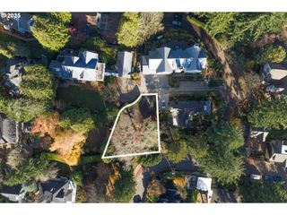 Sw HILLCREST Pl, Portland, OR 97201