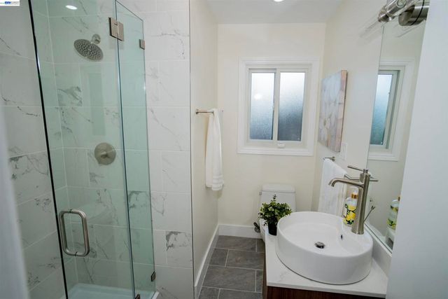 70 St James Pl, Piedmont, CA 94611
