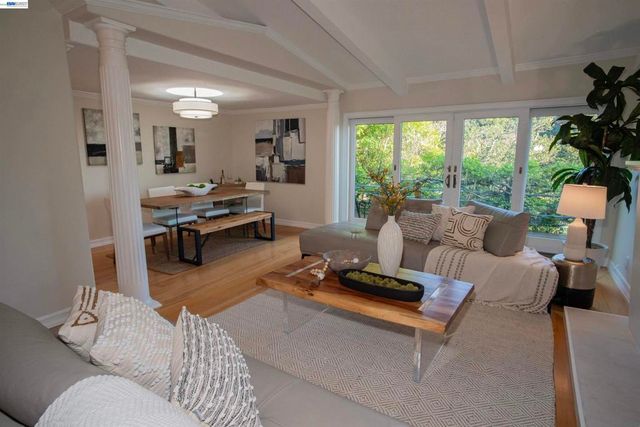 70 St James Pl, Piedmont, CA 94611