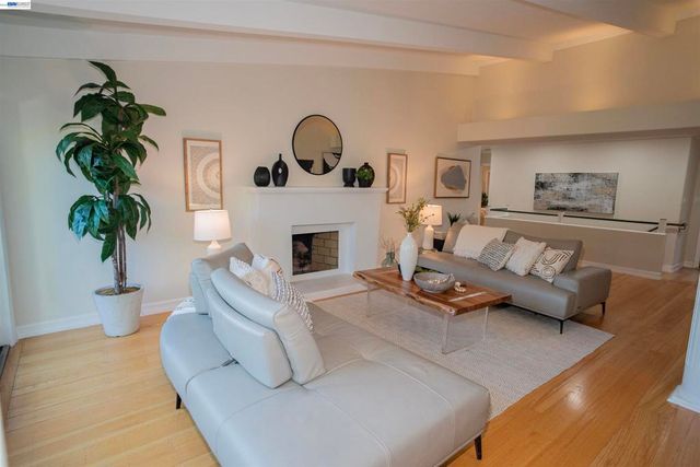 70 St James Pl, Piedmont, CA 94611