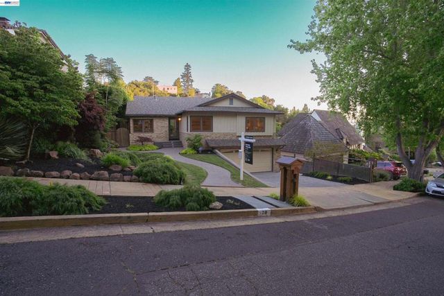 70 St James Pl, Piedmont, CA 94611