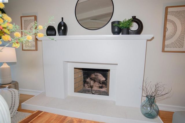 70 St James Pl, Piedmont, CA 94611