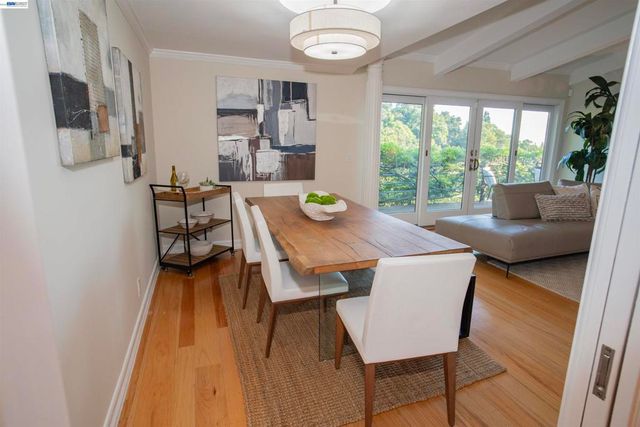 70 St James Pl, Piedmont, CA 94611