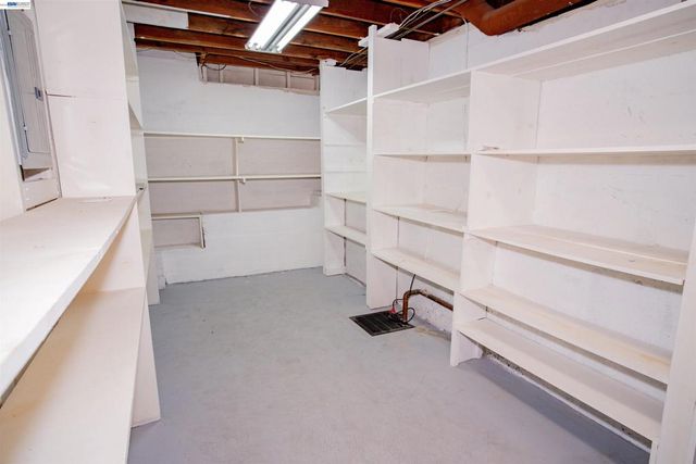 70 St James Pl, Piedmont, CA 94611