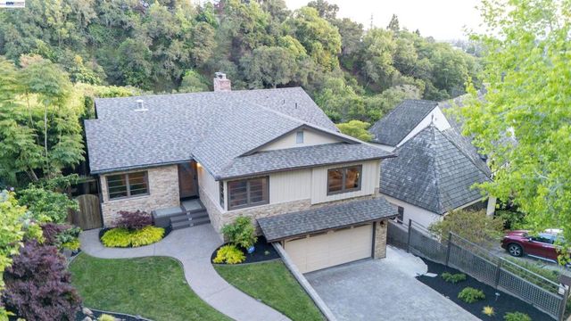70 St James Pl, Piedmont, CA 94611