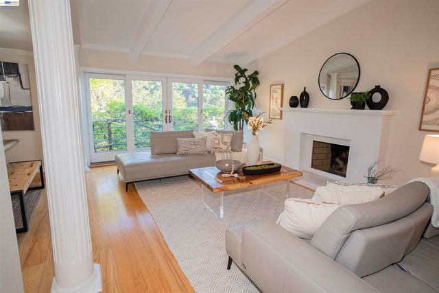 70 St James Pl, Piedmont, CA 94611