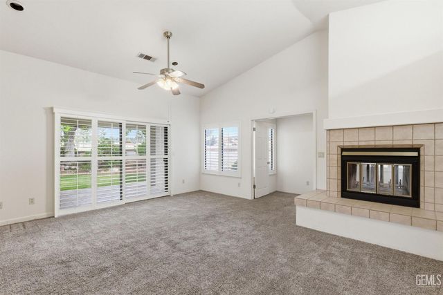 5305 Muirfield Drive, Bakersfield, CA 93306