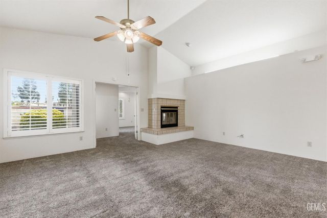 5305 Muirfield Drive, Bakersfield, CA 93306