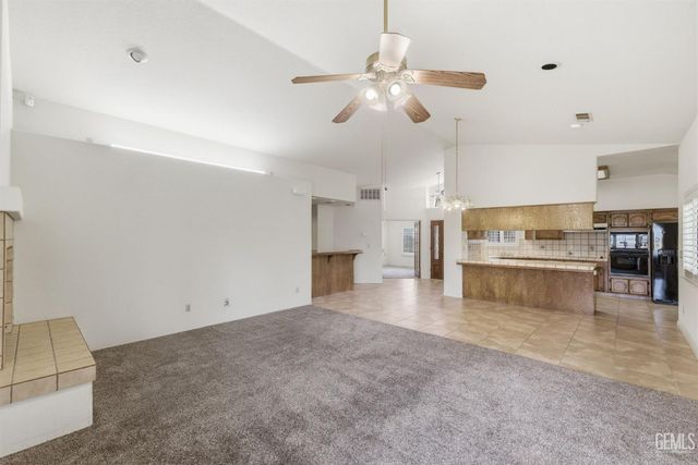 5305 Muirfield Drive, Bakersfield, CA 93306