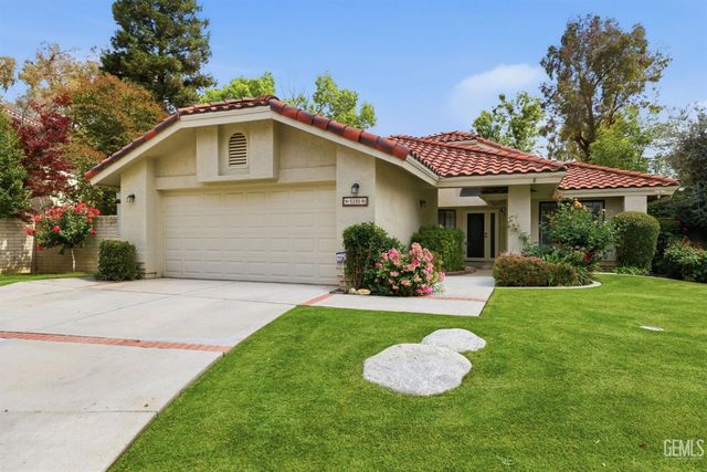 5305 Muirfield Drive, Bakersfield, CA 93306