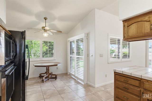 5305 Muirfield Drive, Bakersfield, CA 93306