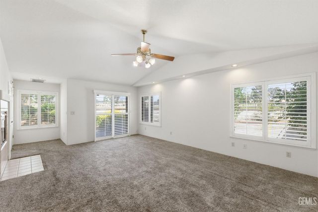 5305 Muirfield Drive, Bakersfield, CA 93306