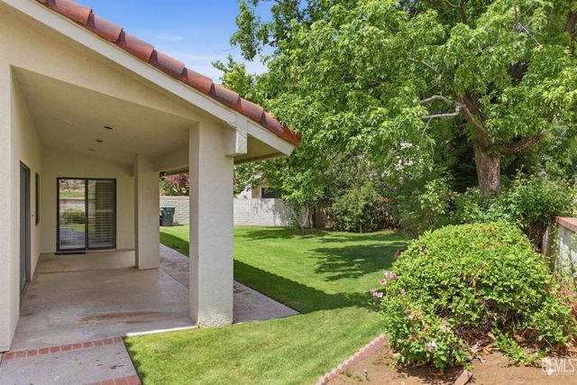 5305 Muirfield Drive, Bakersfield, CA 93306