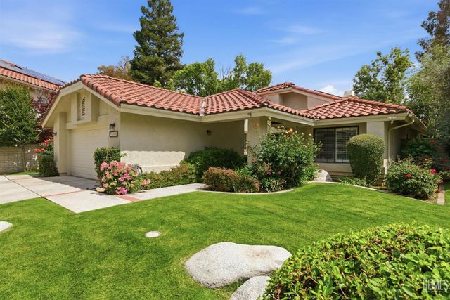 5305 Muirfield Drive, Bakersfield, CA 93306