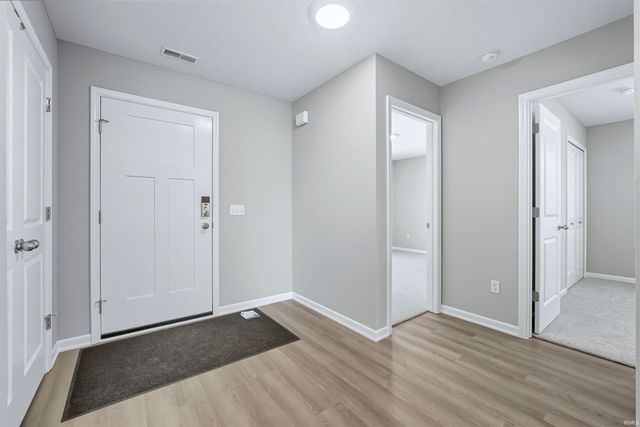 568 Lago Court, Fort Wayne, IN 46818