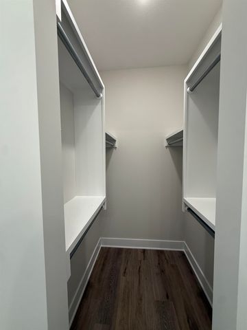 490 E Hayes St, Valley Center, KS 67147