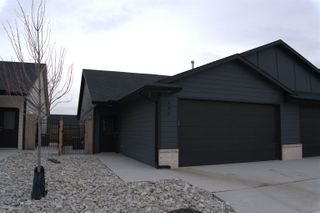 490 E Hayes St, Valley Center, KS 67147