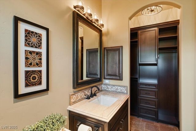 20 Via Paradiso Street, Henderson, NV 89011