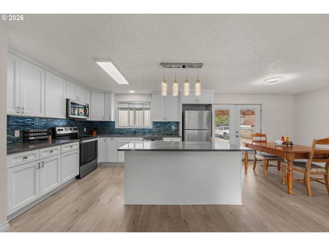 2506 Nw 100TH St, Vancouver, WA 98685