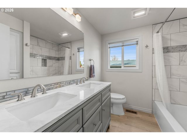 2506 Nw 100TH St, Vancouver, WA 98685