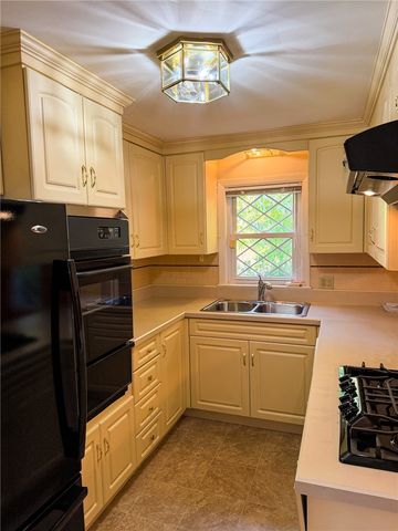 411 Mendon Road, Woonsocket, RI 02895