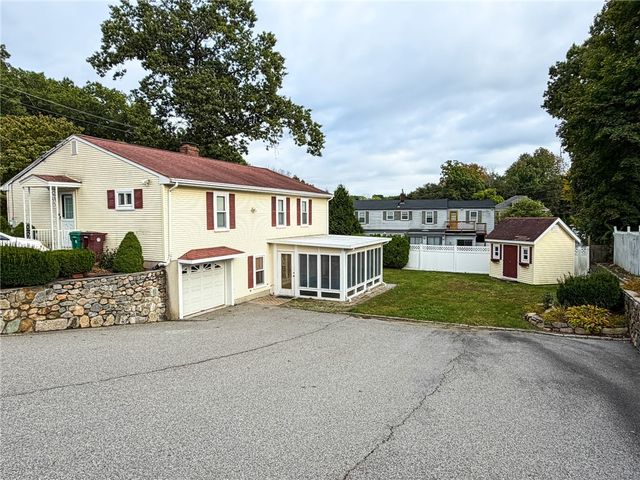 411 Mendon Road, Woonsocket, RI 02895
