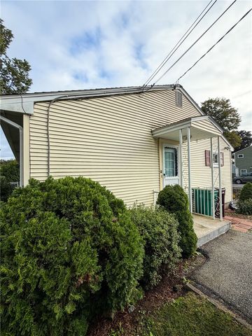 411 Mendon Road, Woonsocket, RI 02895