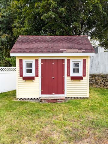 411 Mendon Road, Woonsocket, RI 02895