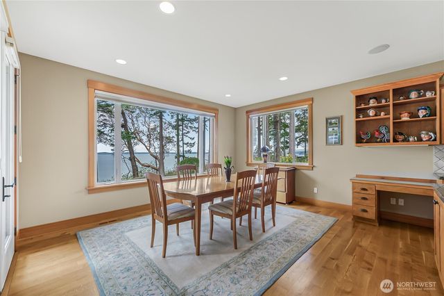 725 N Sunset Drive, Camano Island, WA 98282
