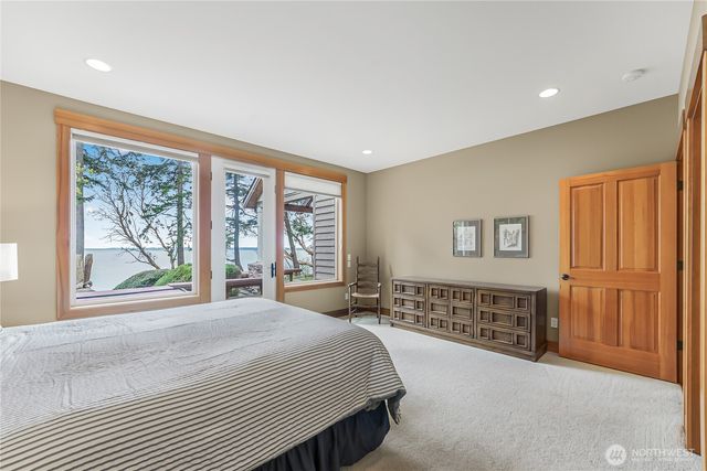 725 N Sunset Drive, Camano Island, WA 98282
