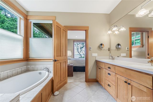 725 N Sunset Drive, Camano Island, WA 98282