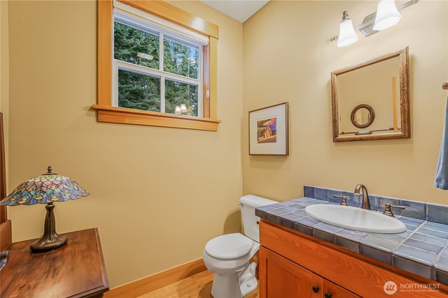725 N Sunset Drive, Camano Island, WA 98282