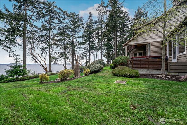 725 N Sunset Drive, Camano Island, WA 98282