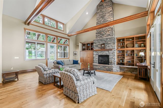 725 N Sunset Drive, Camano Island, WA 98282