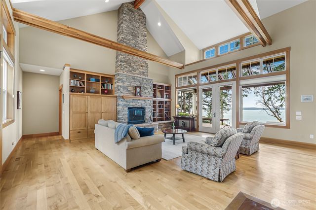 725 N Sunset Drive, Camano Island, WA 98282