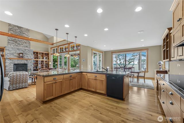 725 N Sunset Drive, Camano Island, WA 98282