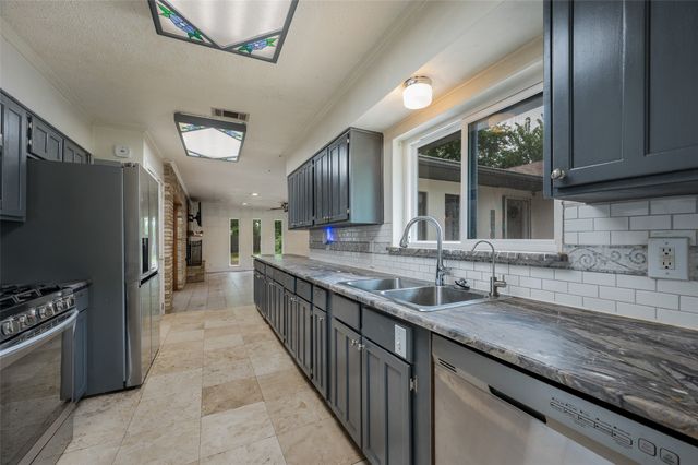 2171 Breezywood Drive, Flower Mound, TX 75022