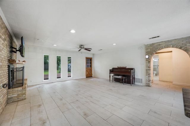 2171 Breezywood Drive, Flower Mound, TX 75022