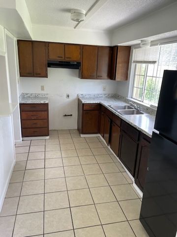 9925 Kittyhawk Lane, Dallas, TX 75217