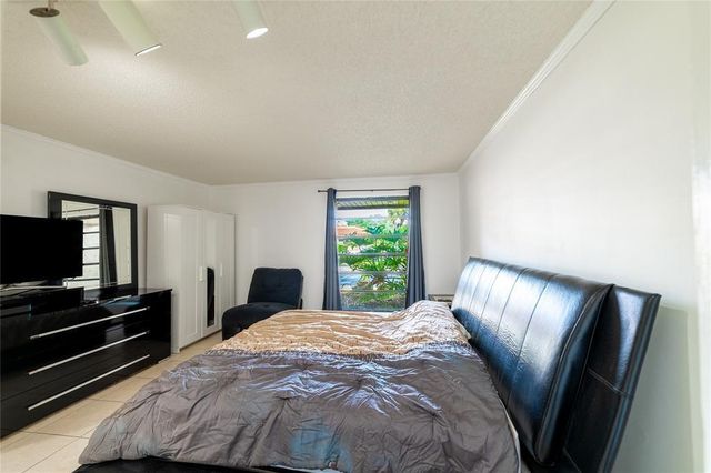 402 Saint Andrews Road 55, Hollywood, FL 33021