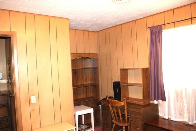 716 E Randolph St, Angola, IN 46703